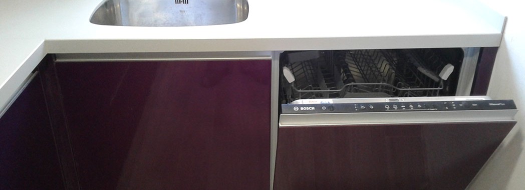Lavavajillas panelable e integrado en nuestra cocina.